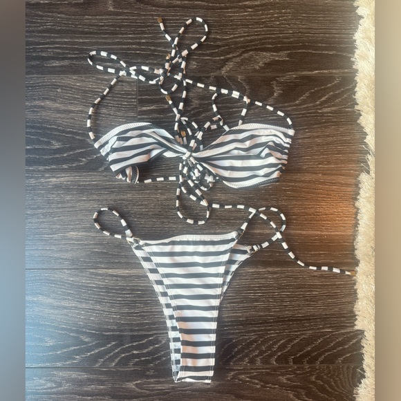 NWOT Arakii Striped Black and White Bikini Set - Picture 5 of 8